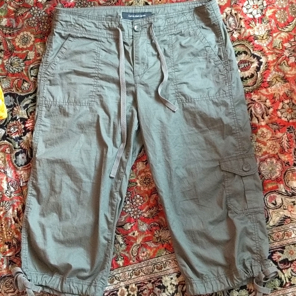 Calvin Klein Cargo Capri Pants